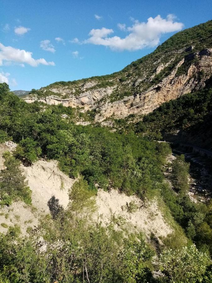 La Canopee Barret-sur-Meouge エクステリア 写真